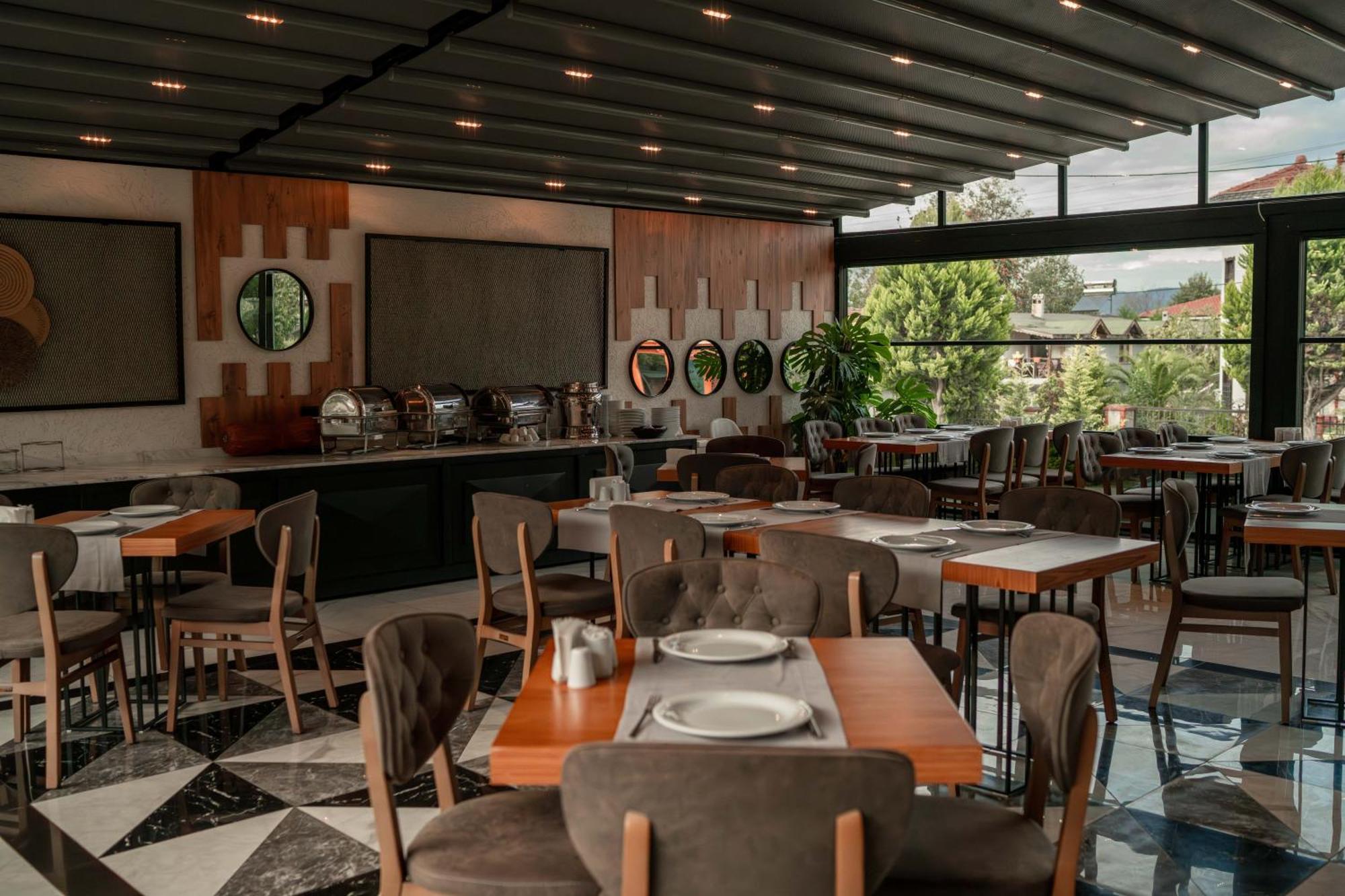 ספנג'ה Alfa Suites & Spa מראה חיצוני תמונה